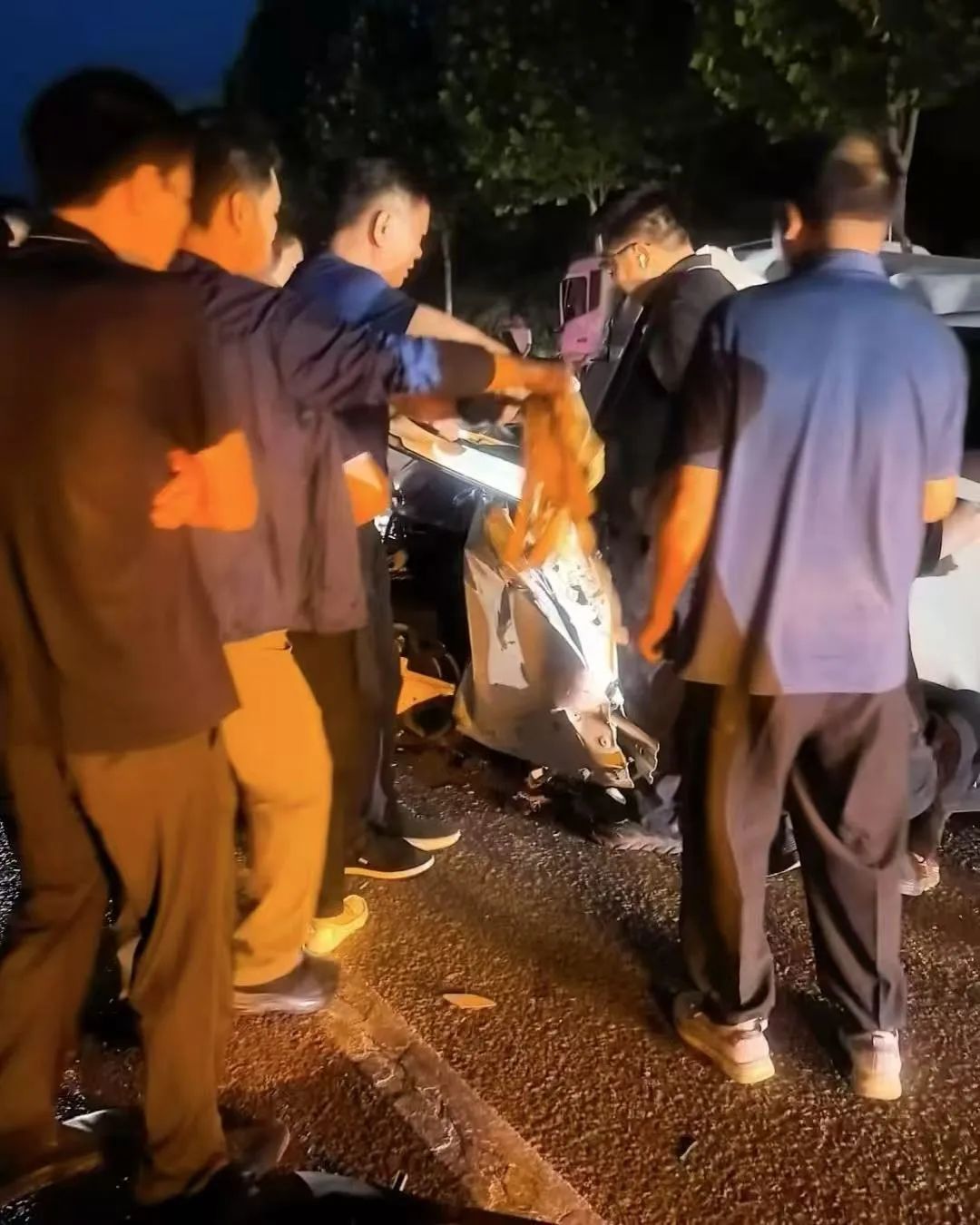 交運駕駛員：路遇車禍伸援手，默默行善顯擔(dān)當